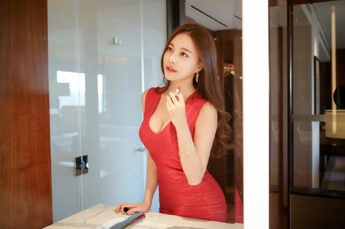 偷拍少妇换丝袜美腿视频,少妇换丝袜美腿私密瞬间曝光