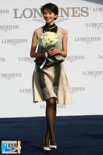 台湾嫩模长腿丝袜诱惑,性感诱惑瞬间引爆视觉盛宴