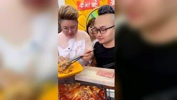 娱乐吃瓜酱存钱